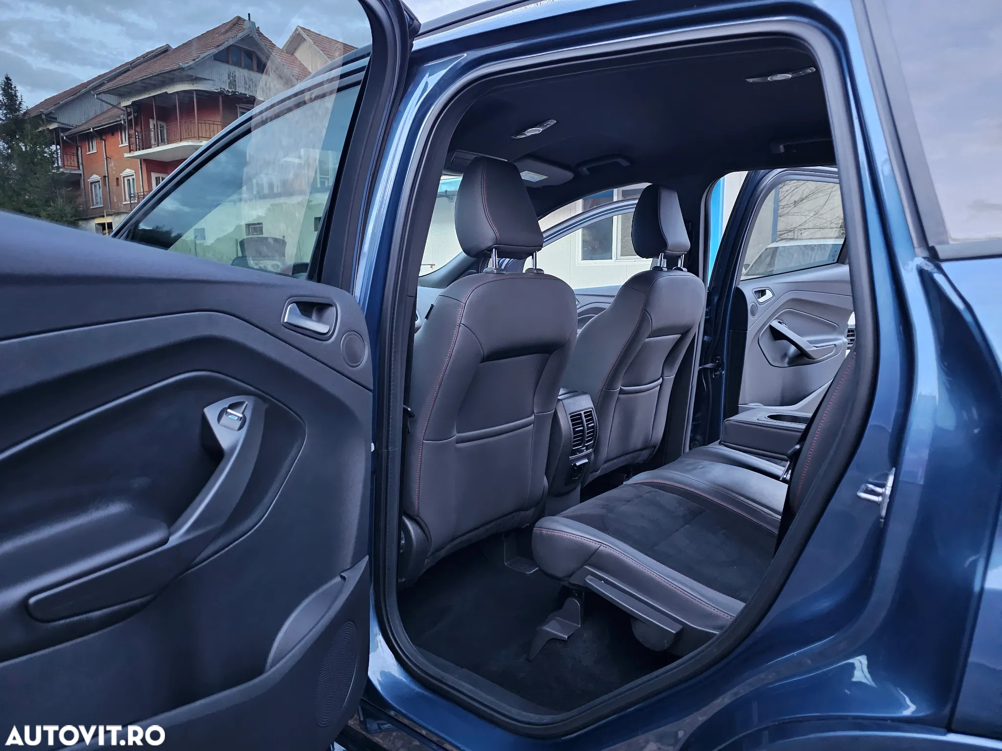 Ford Kuga - 24