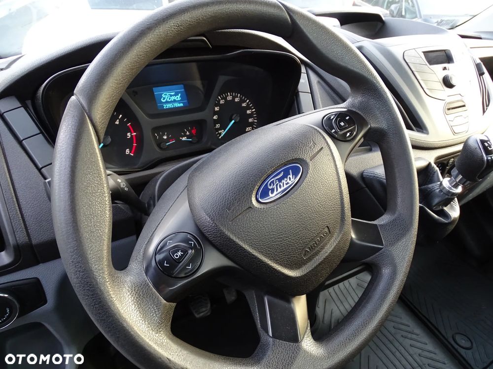 Ford TRNSIT - 23