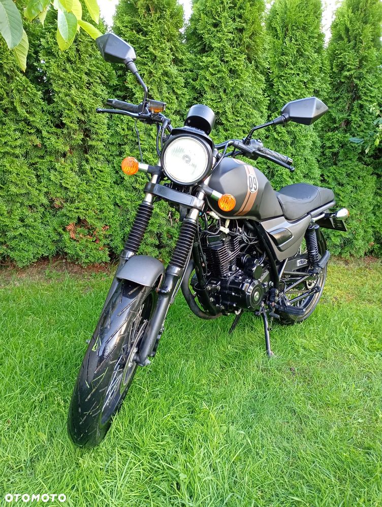 Barton Cafe Racer - 3