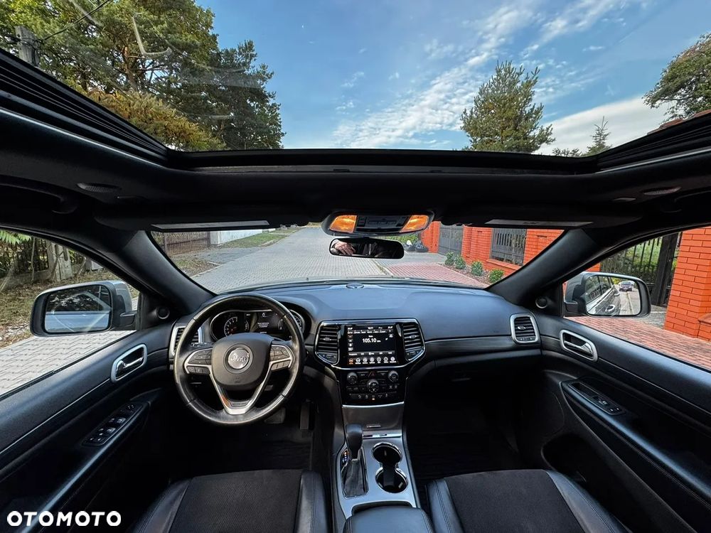 Jeep Grand Cherokee - 25