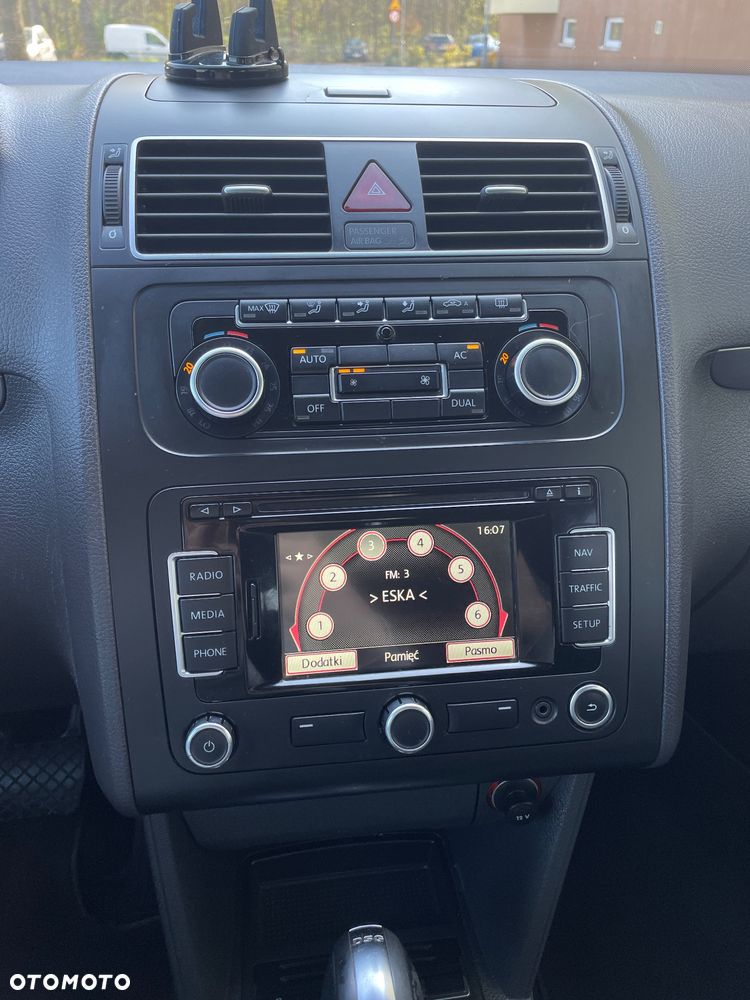 Volkswagen Touran 2.0 TDI DPF Highline DSG - 32