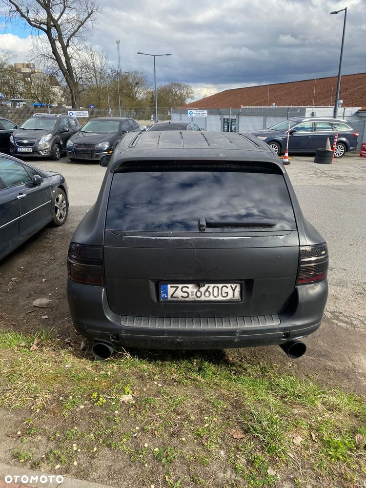 Porsche Cayenne - 10