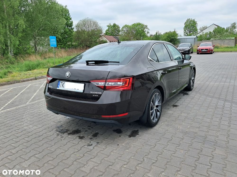 Skoda Superb 2.0 TDI 4x4 L&K DSG - 4