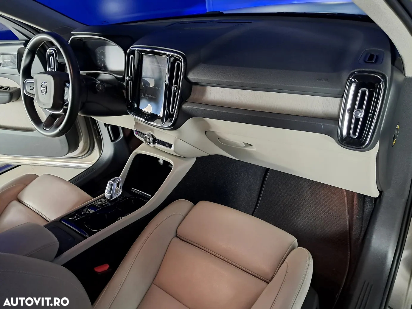 Volvo XC 40 - 18