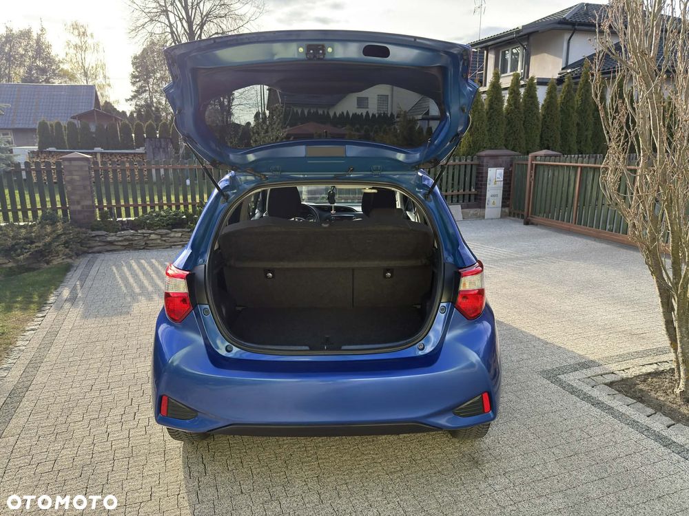 Toyota Yaris Hybrid 100 Premium - 8
