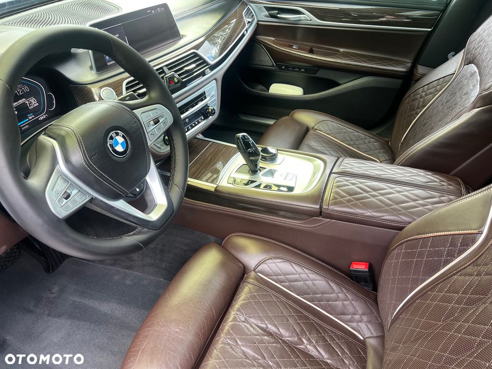 BMW Seria 7 745e - 5