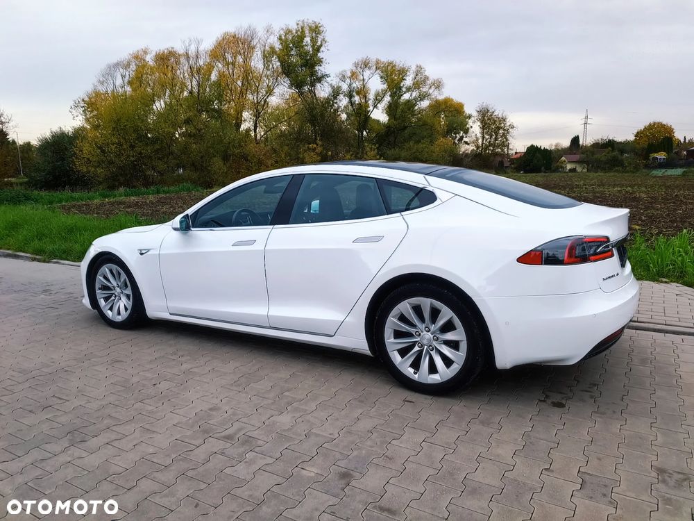 Tesla Model S Long Range Plus - 16