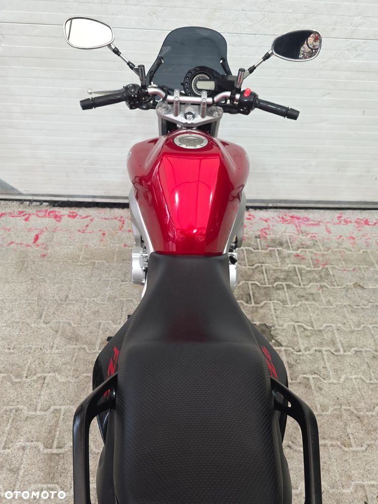 Yamaha FZ - 28