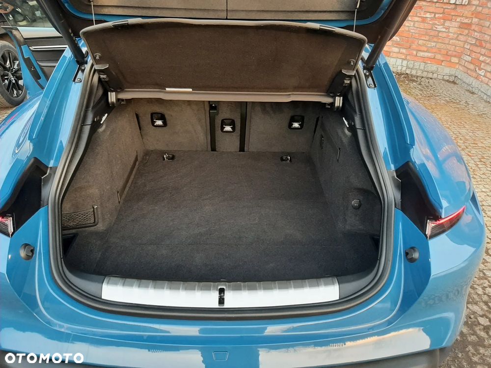 Porsche Taycan 4S - 32