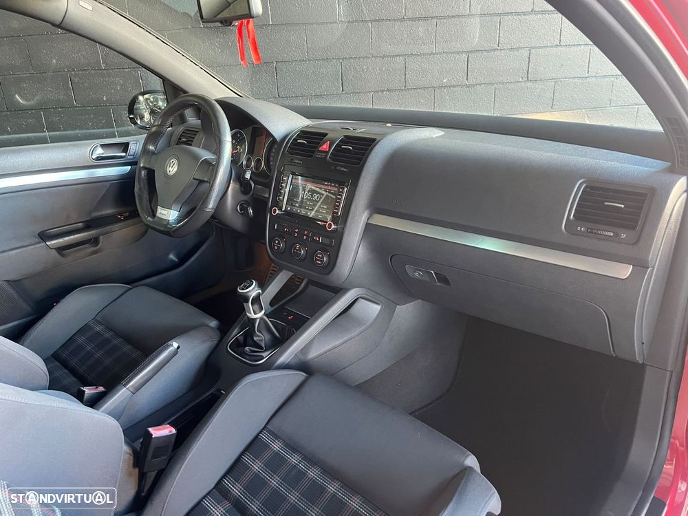 VW Golf 2.0 GTi - 11