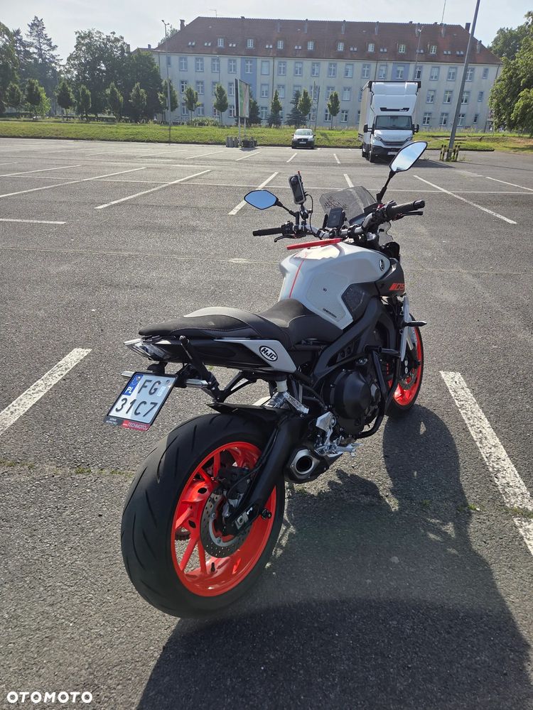Yamaha MT - 9