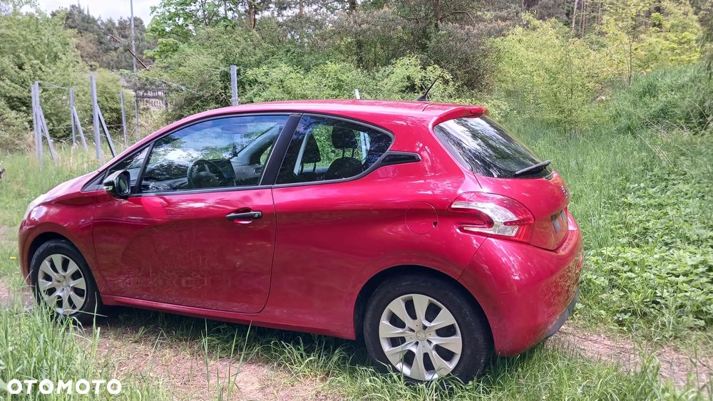 Peugeot 208 - 10