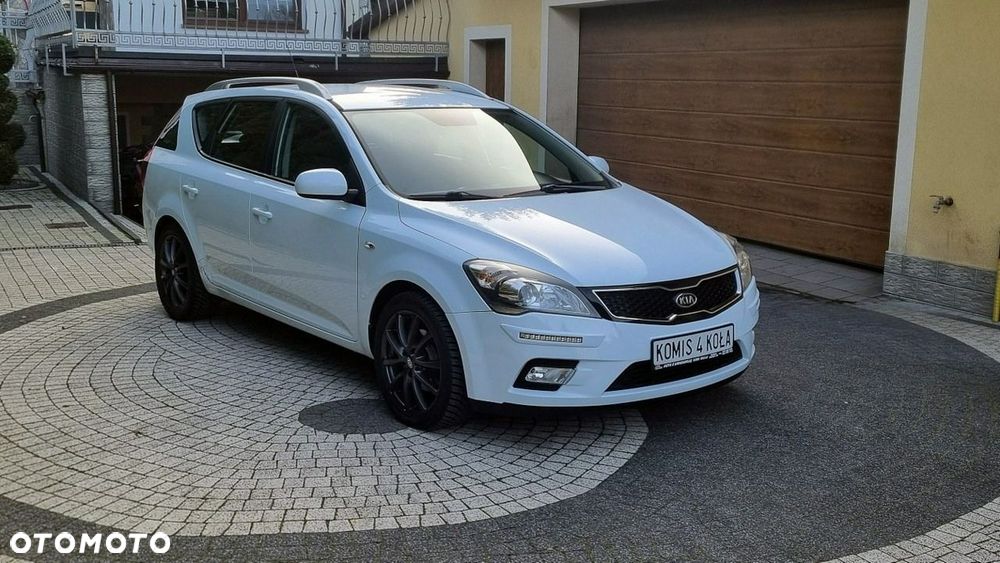 Kia Ceed - 8