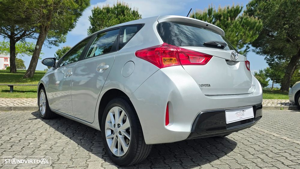 Toyota Auris 1.33 VVT-i Comfort+J16 - 14