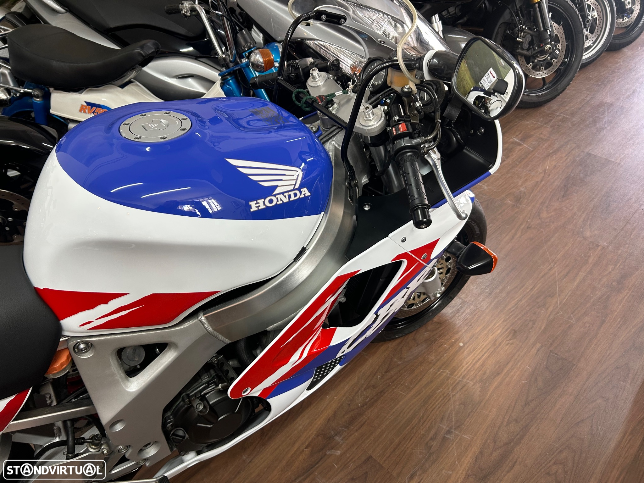 Honda CBR 900 RR Sc28 - 32