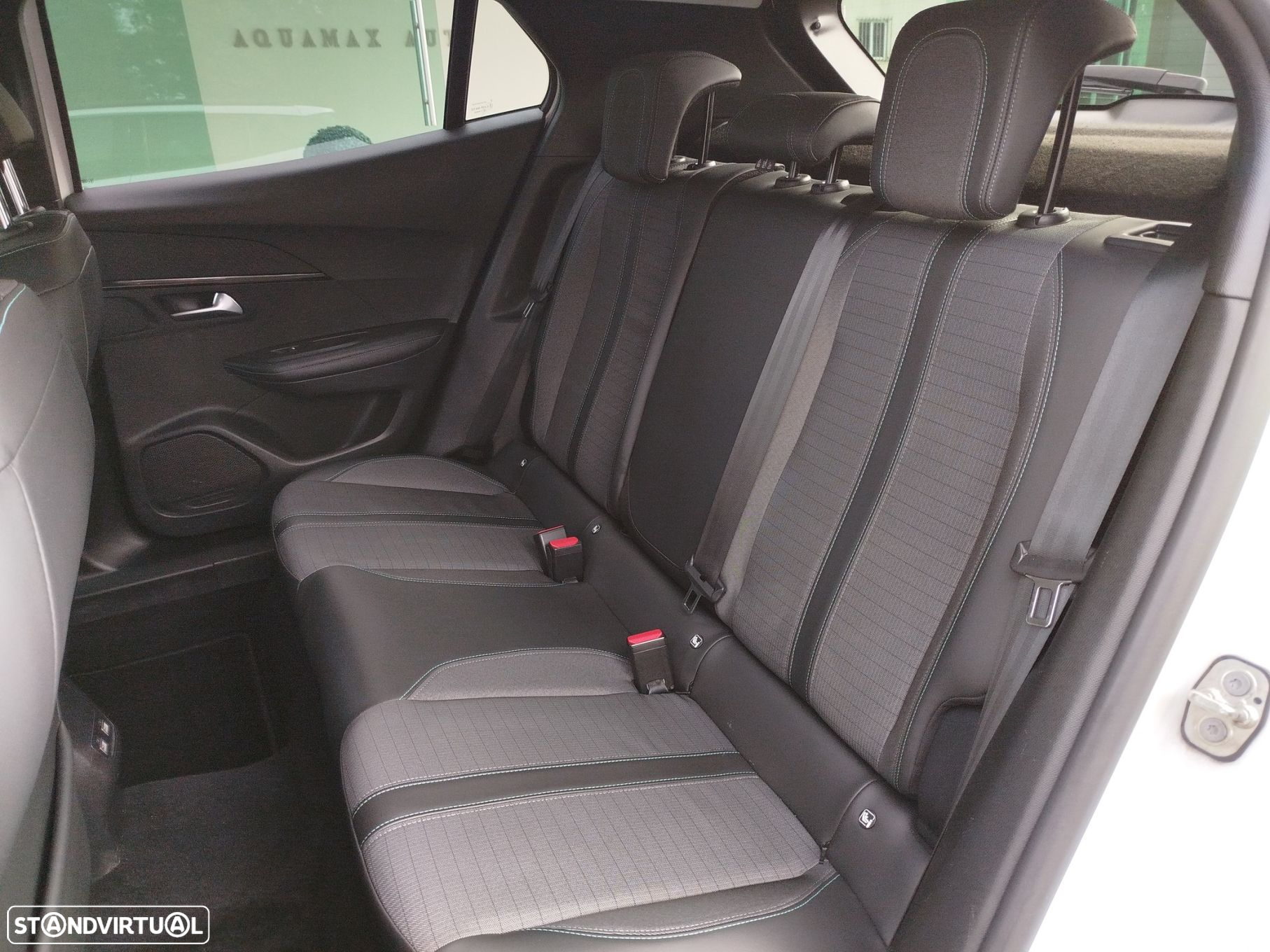 Peugeot 2008 1.5 BlueHDi Allure Pack - 13
