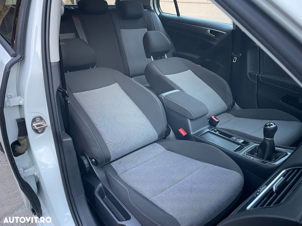 Volkswagen Golf - 21