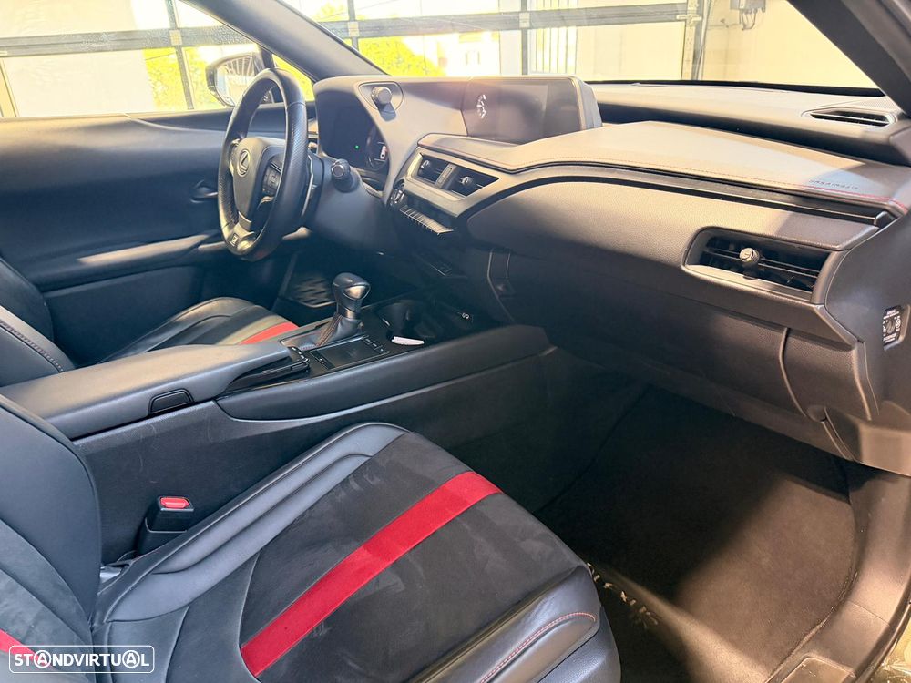 Lexus UX 250h F Sport - 12
