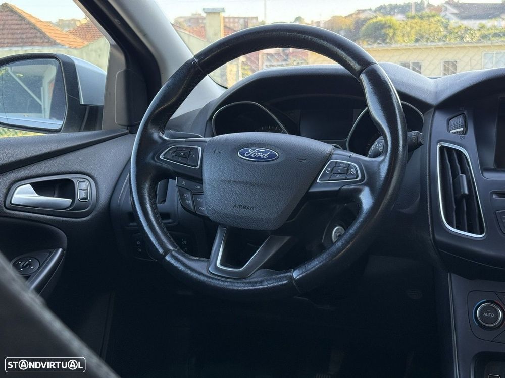Ford Focus 1.0 EcoBoost S&S COOL&CONNECT DESIGN - 8