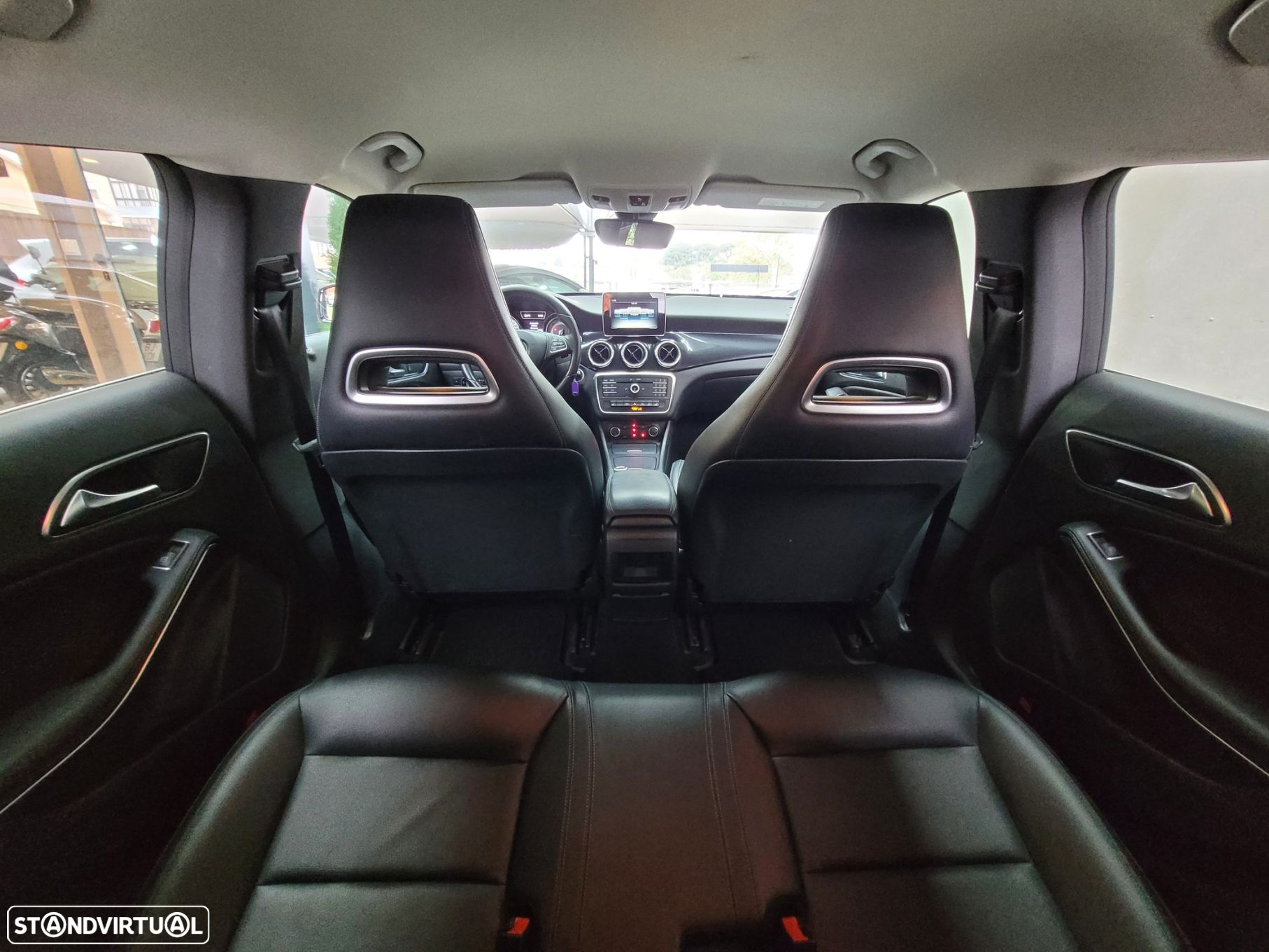 Mercedes-Benz CLA 200 d Shooting Brake Urban Aut. - 40