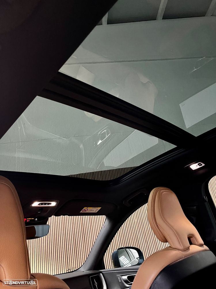 Volvo XC 60 2.0 T8 PHEV Momentum Plus AWD - 14