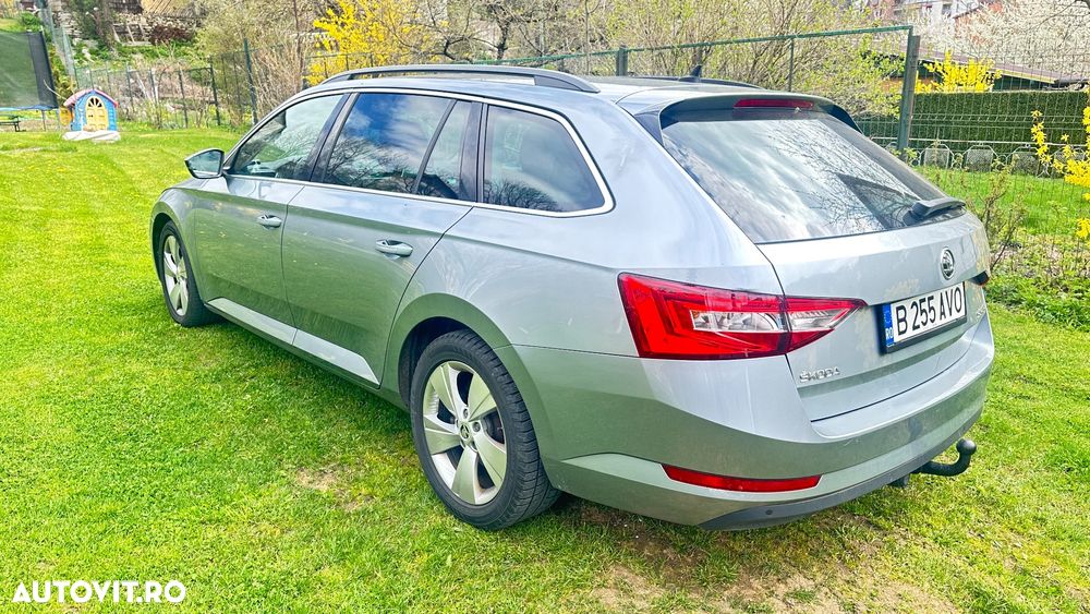 Skoda Superb 2.0 TDI DSG Ambition - 2