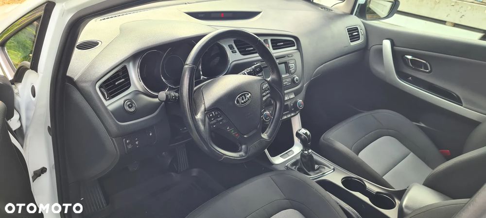 Kia Ceed 1.4 L - 9