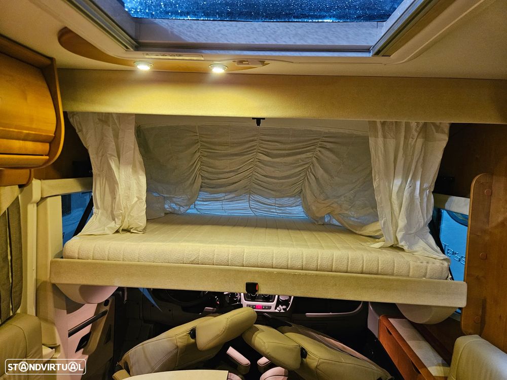 Rapido Le Randonneur 9083DF CHASSI AL-KO CAMA TRANSVERSAL + BASCULANTE - 50