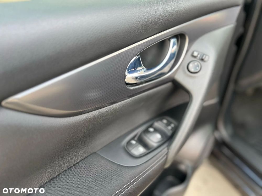 Nissan Qashqai 1.6 DIG-T N-Connecta - 6