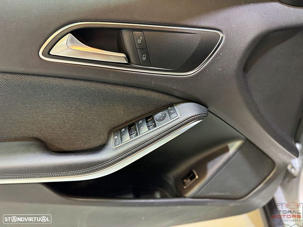 Mercedes-Benz GLA 180 Style - 18