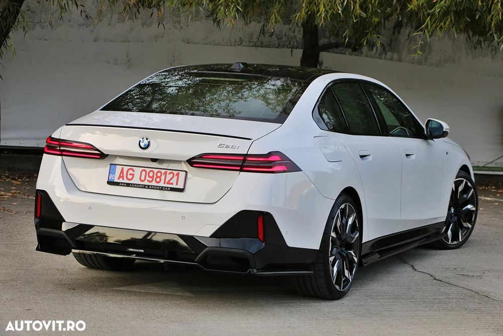 BMW Seria 5 520i AT MHEV - 4