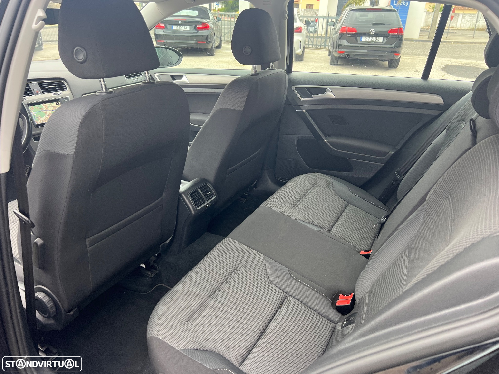 VW Golf 1.6 TDi Highline - 16