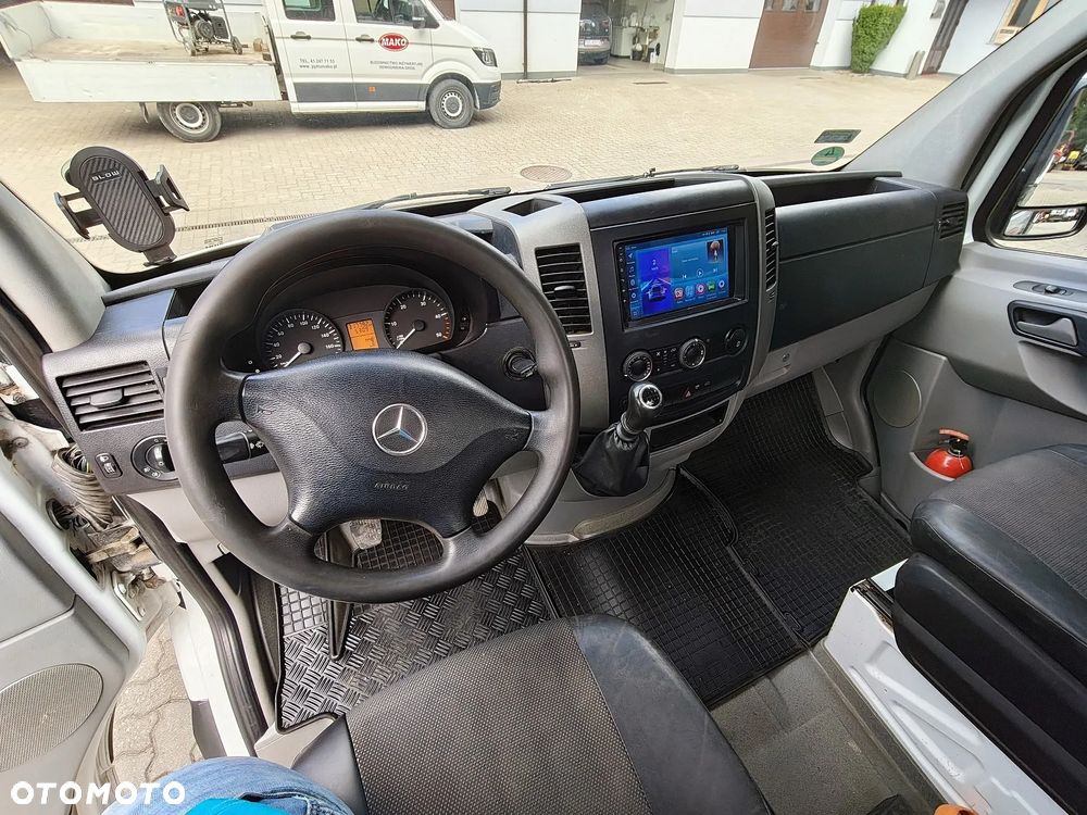 Mercedes-Benz Sprinter - 13