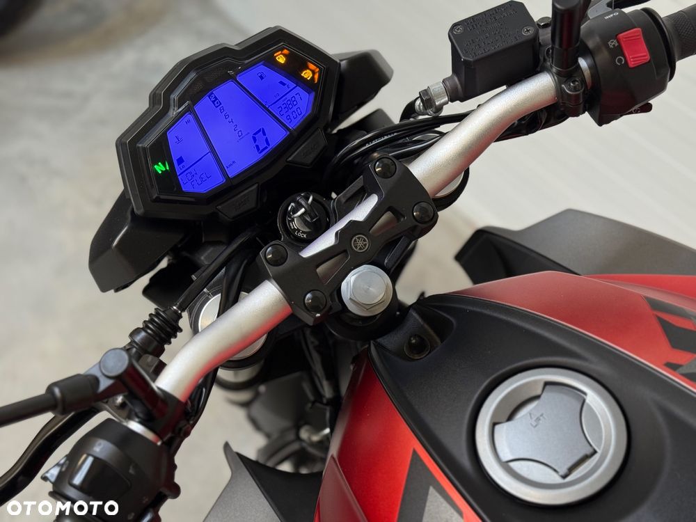 Yamaha MT - 28