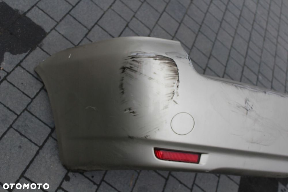 ZDERZAK TYŁ TOYOTA AVENSIS VERSO - 8