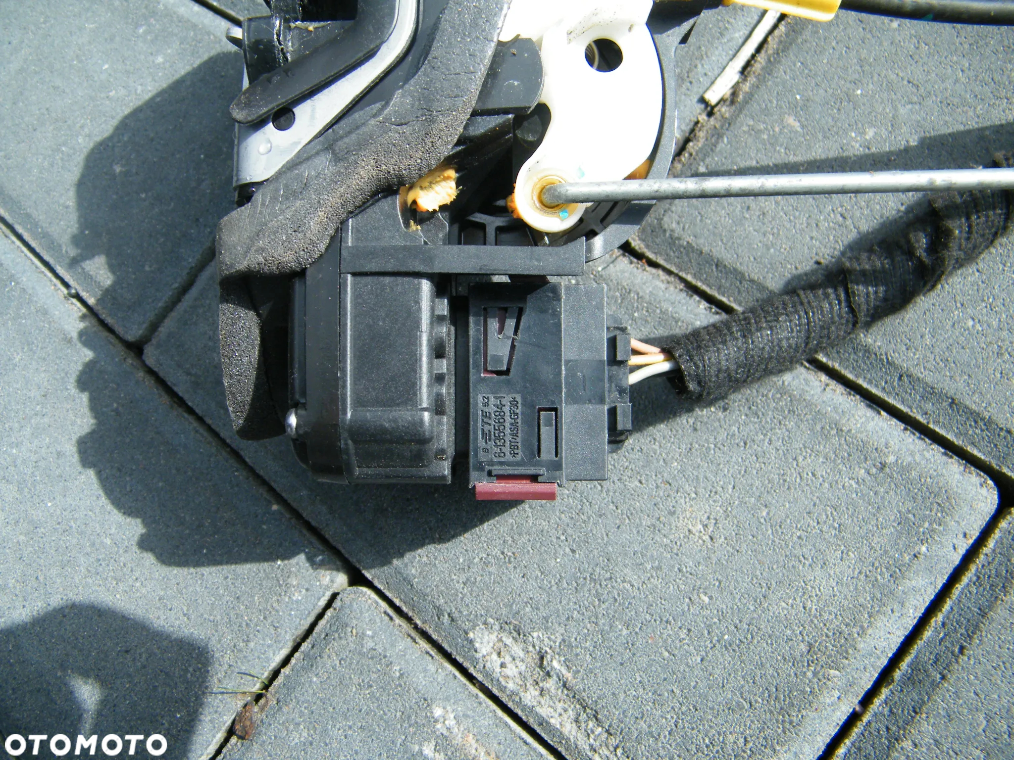 Zamek drzwi 13579546 prawy tył wiązka 688238731 8006019800000X Opel Mokka X lift - 5