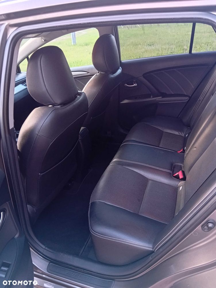 Toyota Avensis 2016 photo 3