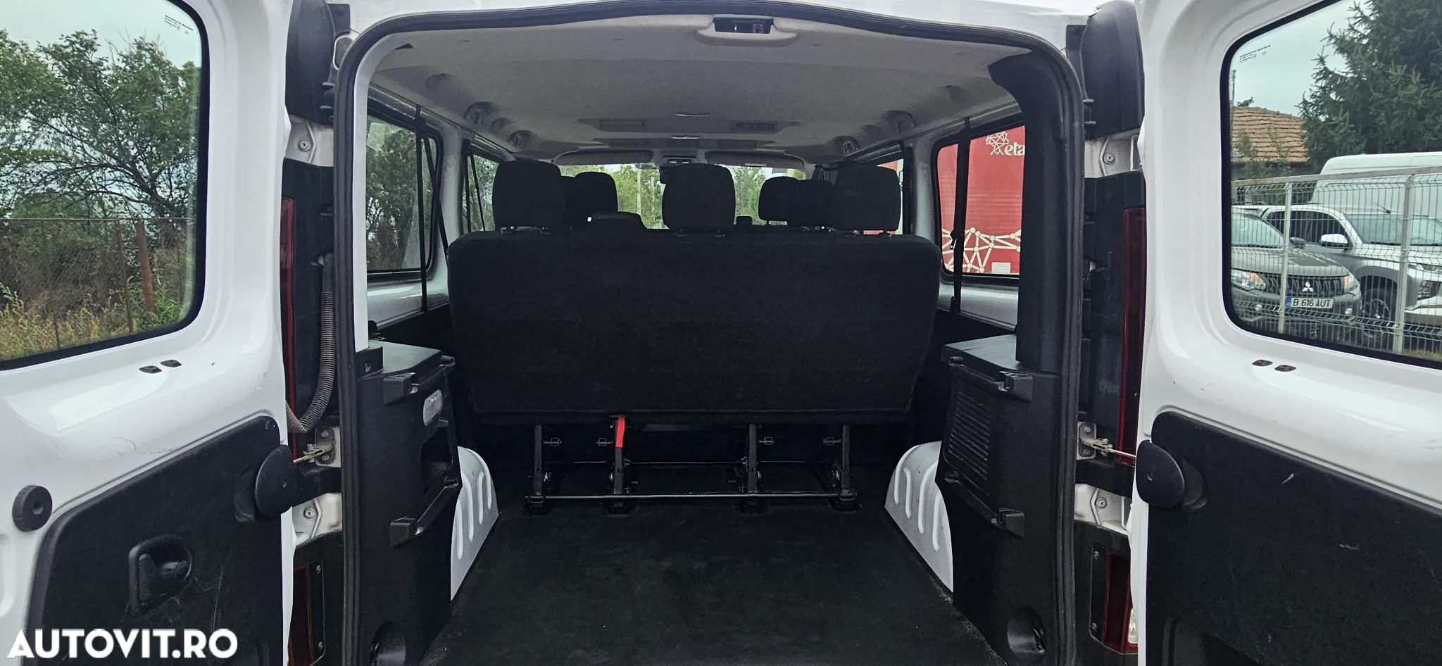 Renault Trafic Combi 2.0 Blue dCi 150 S&S L2 8+1 Zen - 7