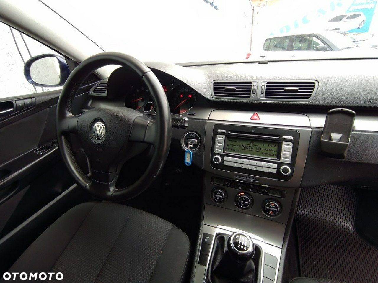 Volkswagen Passat - 10