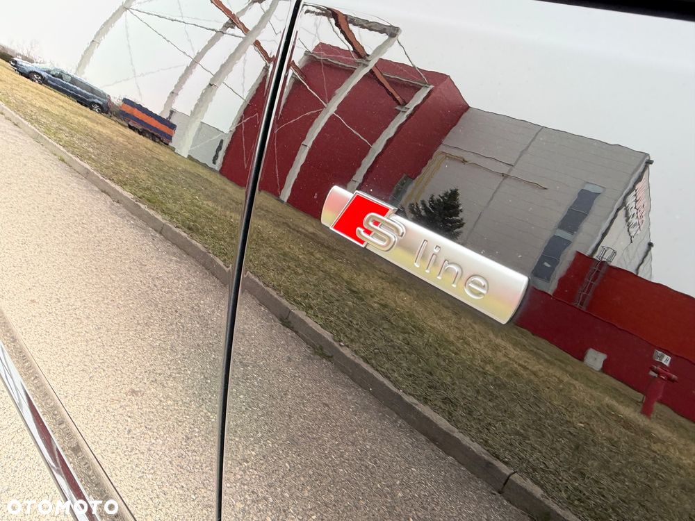 Audi A4 Limousine - 11