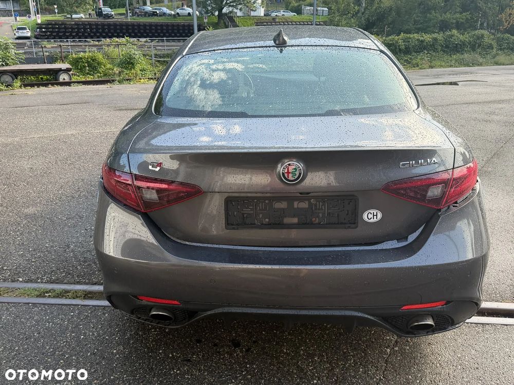 Alfa Romeo Giulia - 6