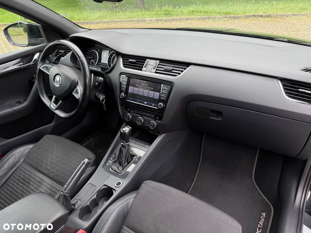 Skoda Octavia 2.0 TDI RS DSG - 17