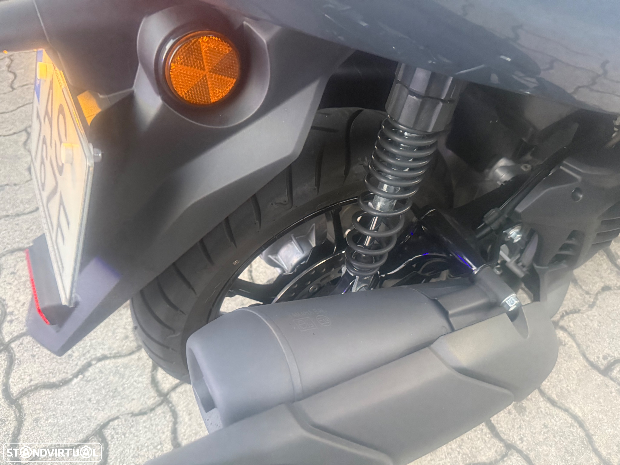 Yamaha NMAX - 11