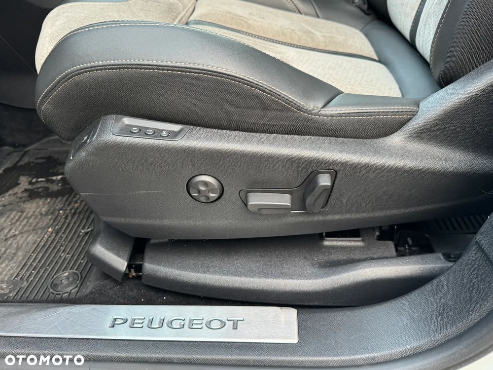 Peugeot 3008 - 16