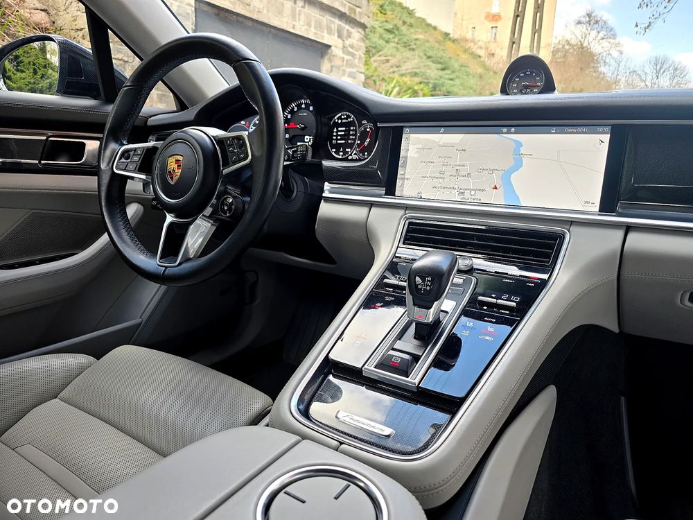 Porsche Panamera 4S - 11