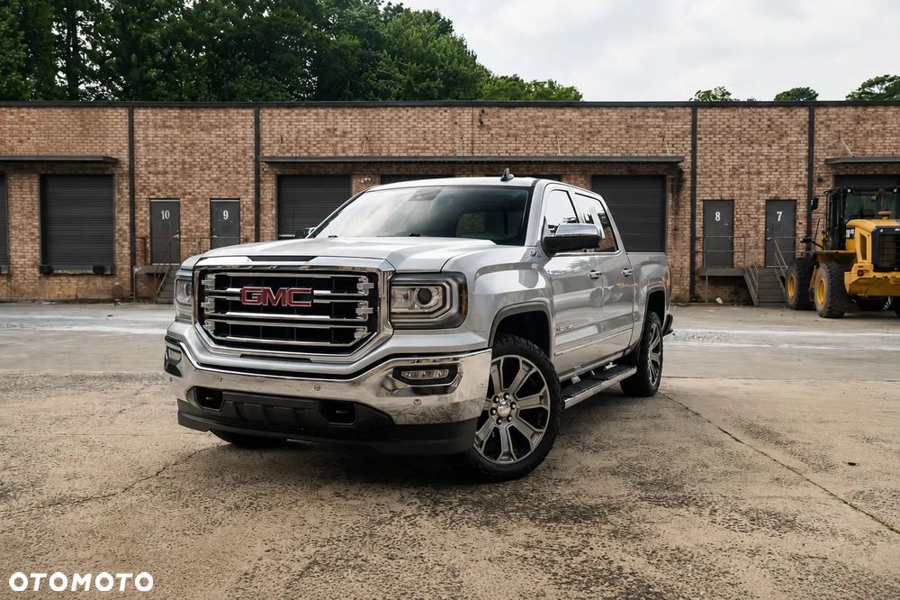 GMC Sierra - 1