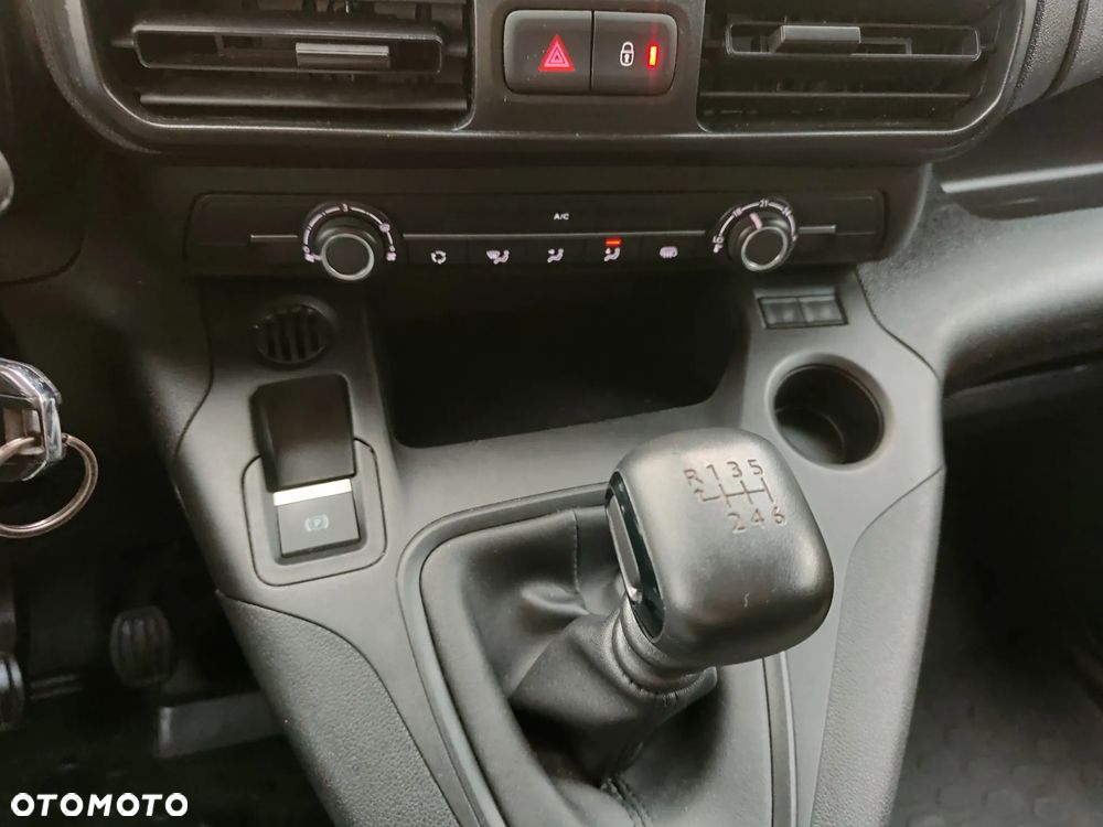 Citroën Berlingo XL Maxi 2022r L2 1.5 Diesel 130PS - 19