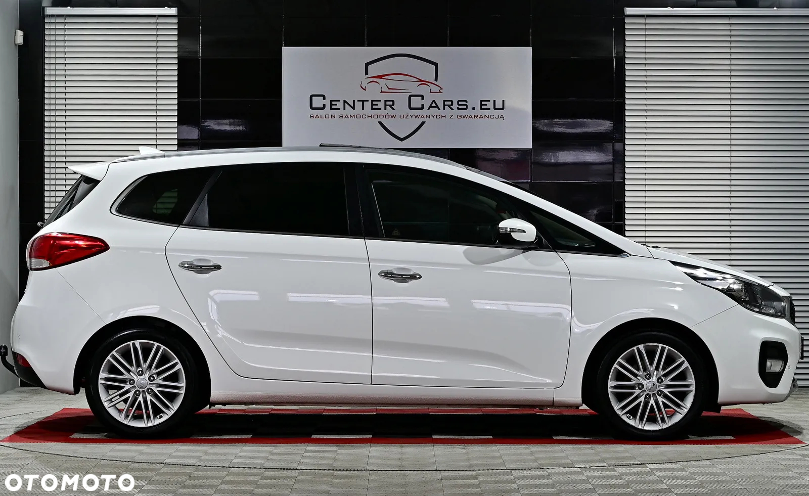 Kia Carens - 18
