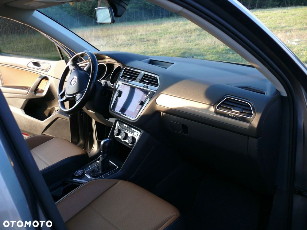 Volkswagen Tiguan Allspace 2.0 TSI 4Mot Highline DSG - 25