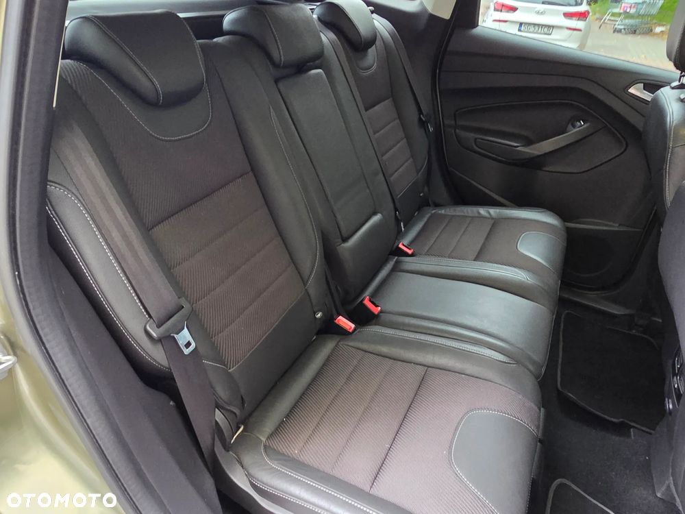 Ford Kuga 2.0 TDCi FWD Titanium - 32